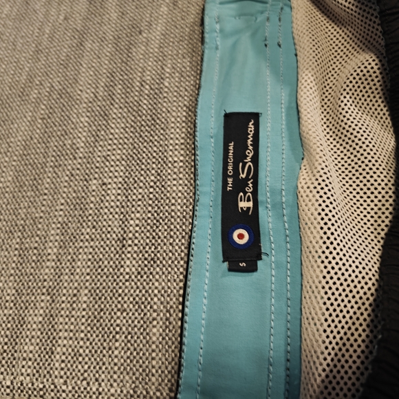 Used In Good Condition With Liner - Picture 2 of 2